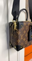 LOUIS VUITTON حقيبة لويس فيتون