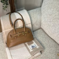 MIU MIU ميو ميو