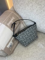 LOEWE لويڤي