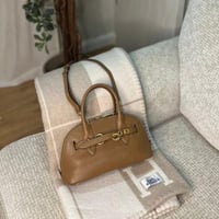 MIU MIU ميو ميو