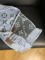 LOUIS VUITTON اسكارف لويس ڤيتون