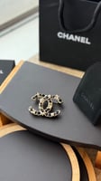 CHANEL بروش