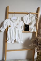 افرهول مع قبعه وشراب مع بروش