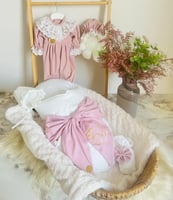 طقم مواليد بنات