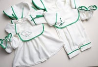 افرهول مع قبعه وشراب