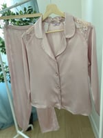 بجامة عروس دانتيل