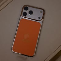 ايفون 17 مطلى ذهب كامل باى تصميم من اختيارك - جديد