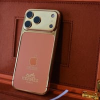 ايفون 17 مطلى ذهب كامل باى تصميم من اختيارك - جديد