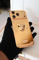 ايفون 17 مطلى ذهب كامل باى تصميم من اختيارك - جديد