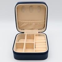 ثلاث هدايا فورية مع اي طلب