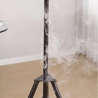 مبخرة مع علاقة ملابس