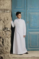 ثوب أطفال قماش واقف، كم سادة