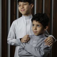 ثوب أطفال سميراميس مع تطريز - رمادي فاتح