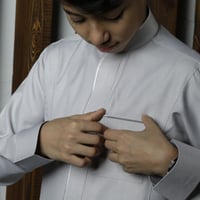 ثوب أطفال سميراميس مع تطريز - رمادي فاتح