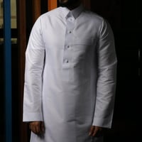 ثوب رجالي قماش خفيف، كم سادة، رقبة قلاب