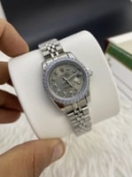 رولكس نسائي فصوص ميني