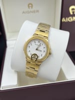 ساعة اقنر النسائية