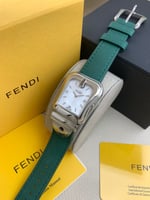 ساعة فندي جلد النسائية