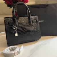 شنطة سان لوران