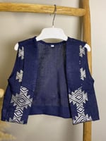 سديري ولادي كحلي بتطريز هندسي فضي – إطلالة تراثية...