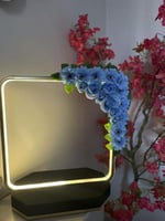 استاند ورد صناعي شبه طبيعي من غير الهدايا