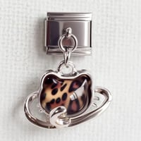 تشارمز فضي مع تعليقة تايقر