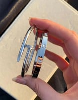 بكج اساور مكون من ٢ اسوارة عالية الجودة