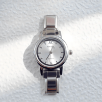 ساعة تشارمز فضي(مينا فقط) تتركب مع اسوارة تشارمز