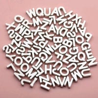 تعليقة حرف فضي-اكتب الحرف المطلوب