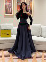 فستان بلون كحلي