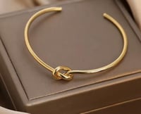 سوار بتصميم عقدة أنيقة