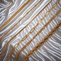 سوار ذهبي أنيق