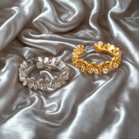 خاتم بتصميم زهرة مفتوحة