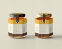 نصفين من عسل السدر وعسل الطلح