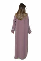 عباية لف مطرزة في الكم