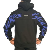 بلوفر شتوي بي طباعة في الخلف