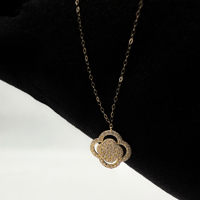 سلسال ذهب وردات متداخلة