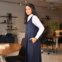 مريول ثانوي كحلي بحفرة صدر دائرية وصدرية