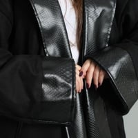 فروه شتوي بأطراف جلد نسائية-متجر فرح