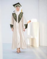 عبايات تخرج 2025 سكري مع زيتي-متجر فرح