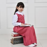 مريول وردي أبتدائي بقصة رسمية