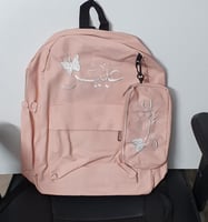 حقائب مدرسيه لون وردي_بالاسم حسب الطلب