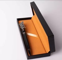 قلم بالاسم نحت مبطن ذهبي-متجر فرح