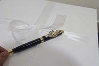 قلم بالاسم بالخط المبطن فضي-متجر فرح