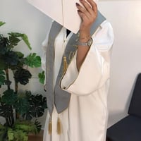 عبايات تخرج 2025 أوف وايت مع رمادي-متجر فرح