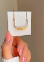 سلسال جناحين بحرف أو أسم-تصميم حسب الطلب