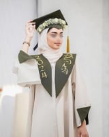 عبايات تخرج 2025 سكري مع زيتي-متجر فرح