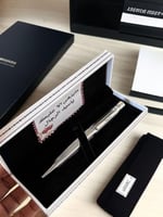 قلم فاخر بنقش الاسم حسب الطلب – هدية مخصصة أنيقة