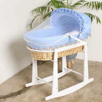 سرير اطفال خيزران