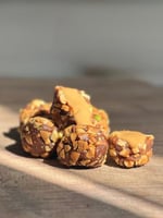 تمريه بالمكسرات محشي بالطحينه